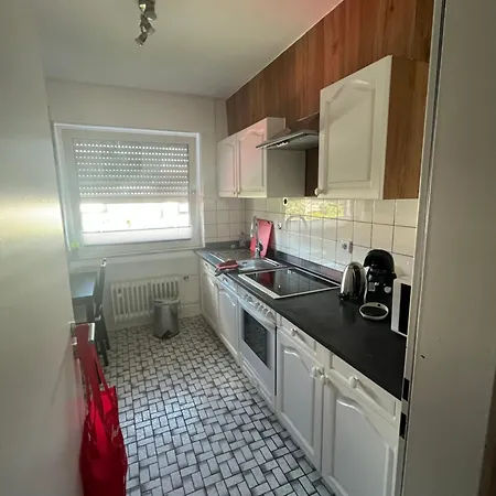 Red Dot Eva Apartment *